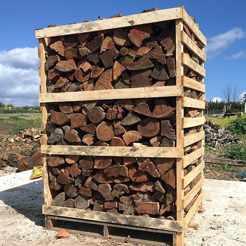 Palette de bois de chauffage d'eucalyptus 2 mètres cubes