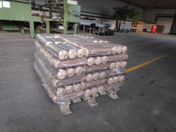 Briquettes de bois – (63 paquets) (environ 430 kg)