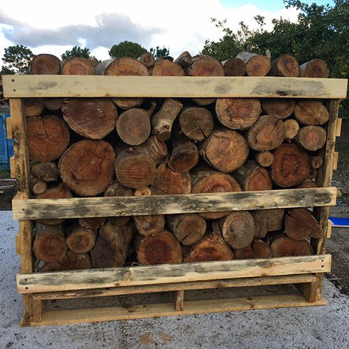 Palette de bois de chauffage d'eucalyptus 1 mètre cube